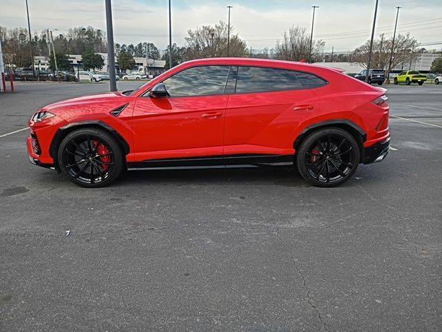 2022 Lamborghini Urus Standard