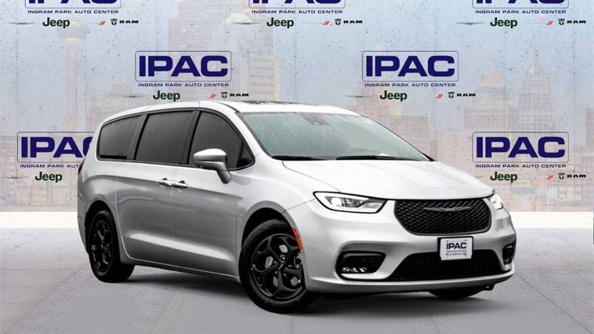 2022 Chrysler Pacifica Hybrid Limited — Minivan — 55,409 mi — San Antonio, TX