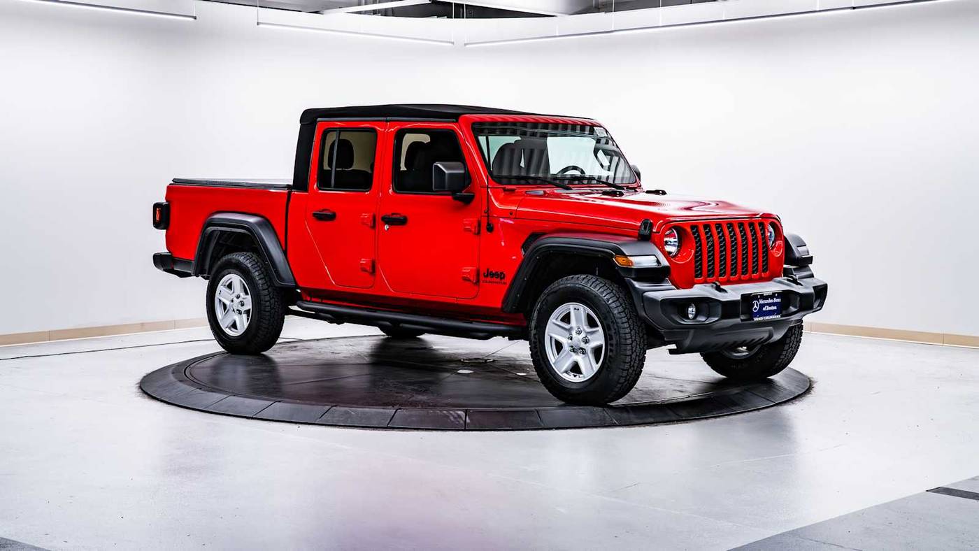 2020 Jeep Gladiator Sport S — Pickup Truck — 117,776 mi — Somerville, MA