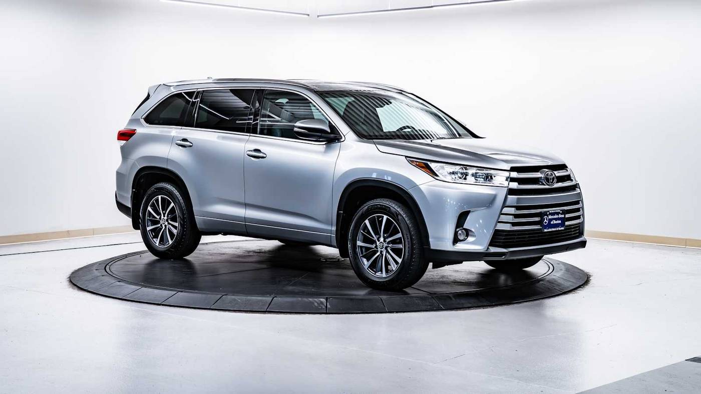 2017 Toyota Highlander XLE — SUV — 145,271 mi — Somerville, MA