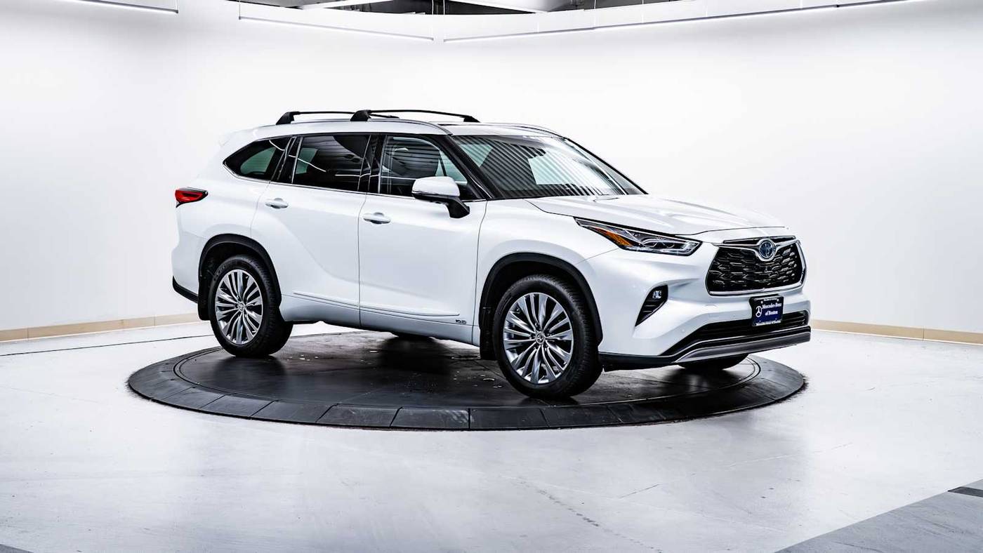 2022 Toyota Highlander Hybrid Platinum — SUV — 30,377 mi — Somerville, MA