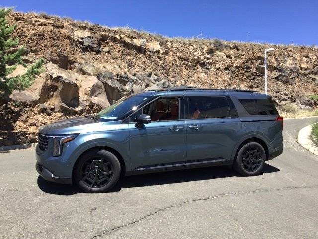 2025 Kia Carnival SX — Minivan — 3,642 mi — Prescott Valley, AZ