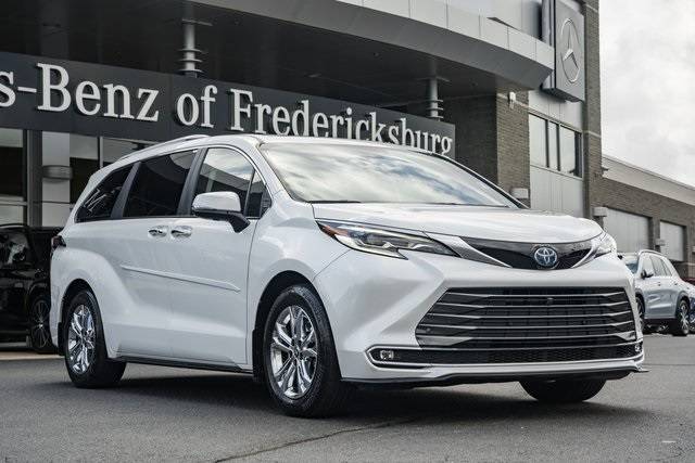 2023 Toyota Sienna Platinum — Minivan — 20,771 mi — Fredericksburg, VA