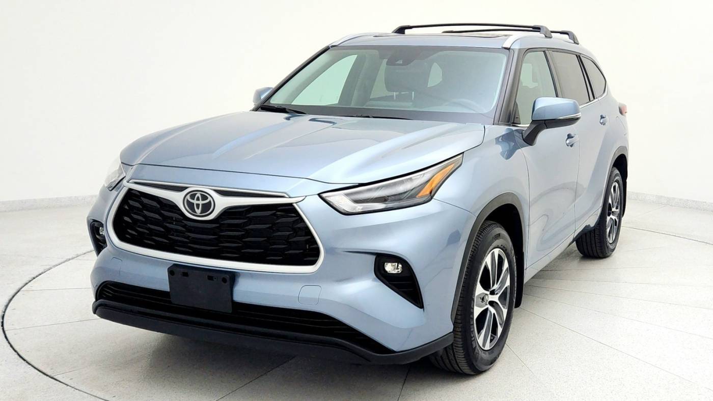 2022 Toyota Highlander XLE — SUV — 15,160 mi — Las Vegas, NV