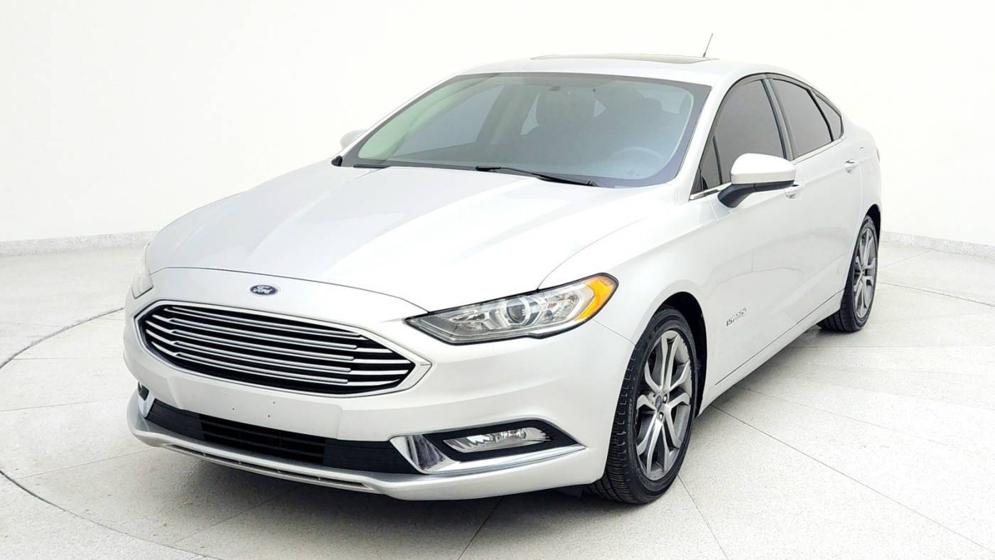 2017 Ford Fusion Hybrid SE — Sedan — 113,069 mi — Las Vegas, NV