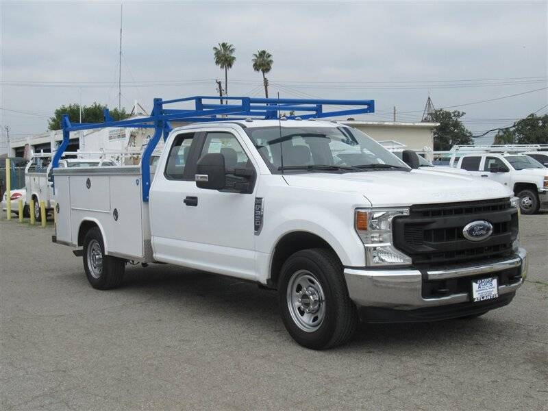 2022 Ford Super Duty F-350 Chassis Cab XL — Chassis Cab Truck — 33,898 mi — La Puente, CA