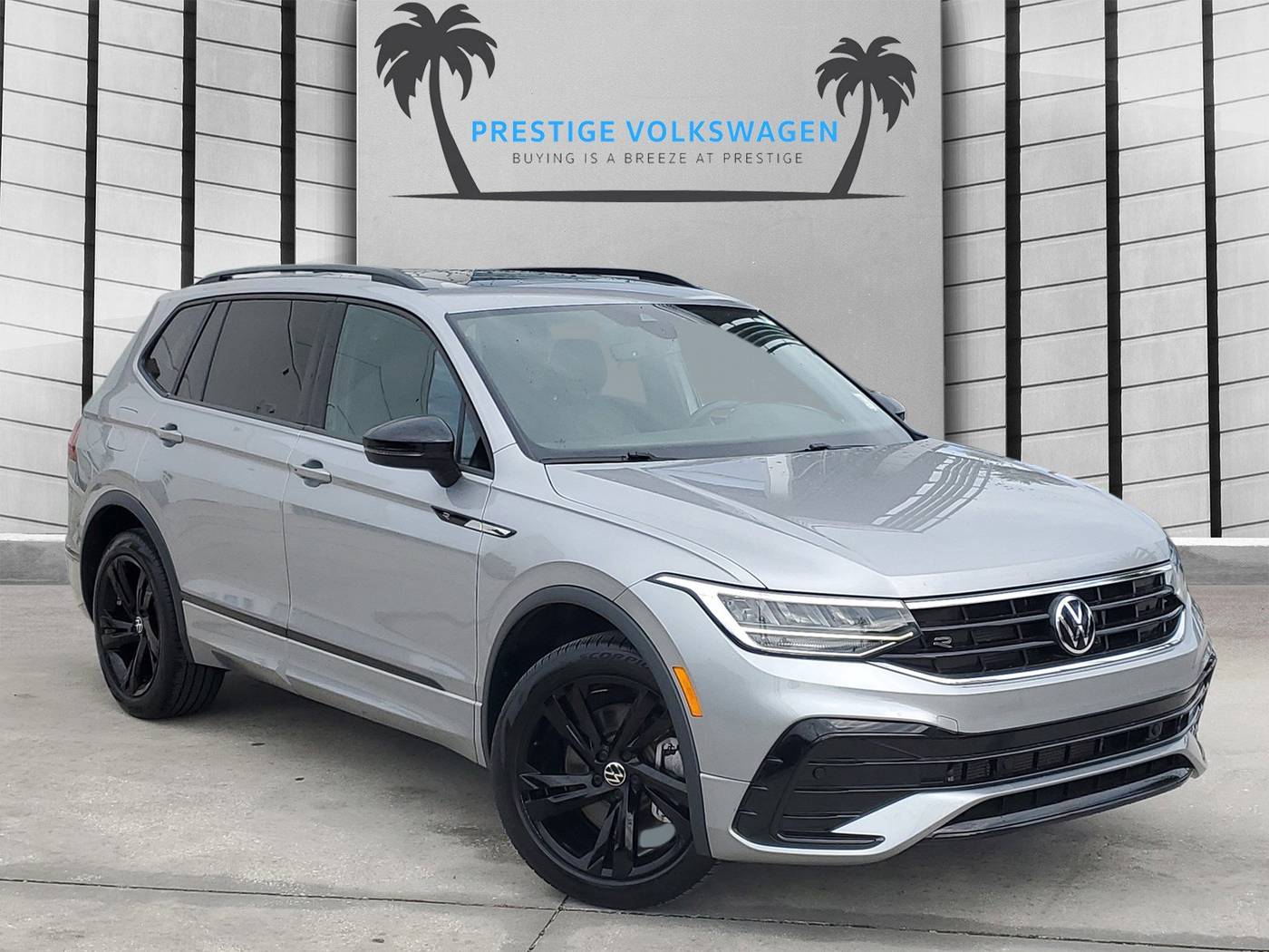 2023 Volkswagen Tiguan SE R-Line Black — SUV — 17,594 mi — Melbourne, FL