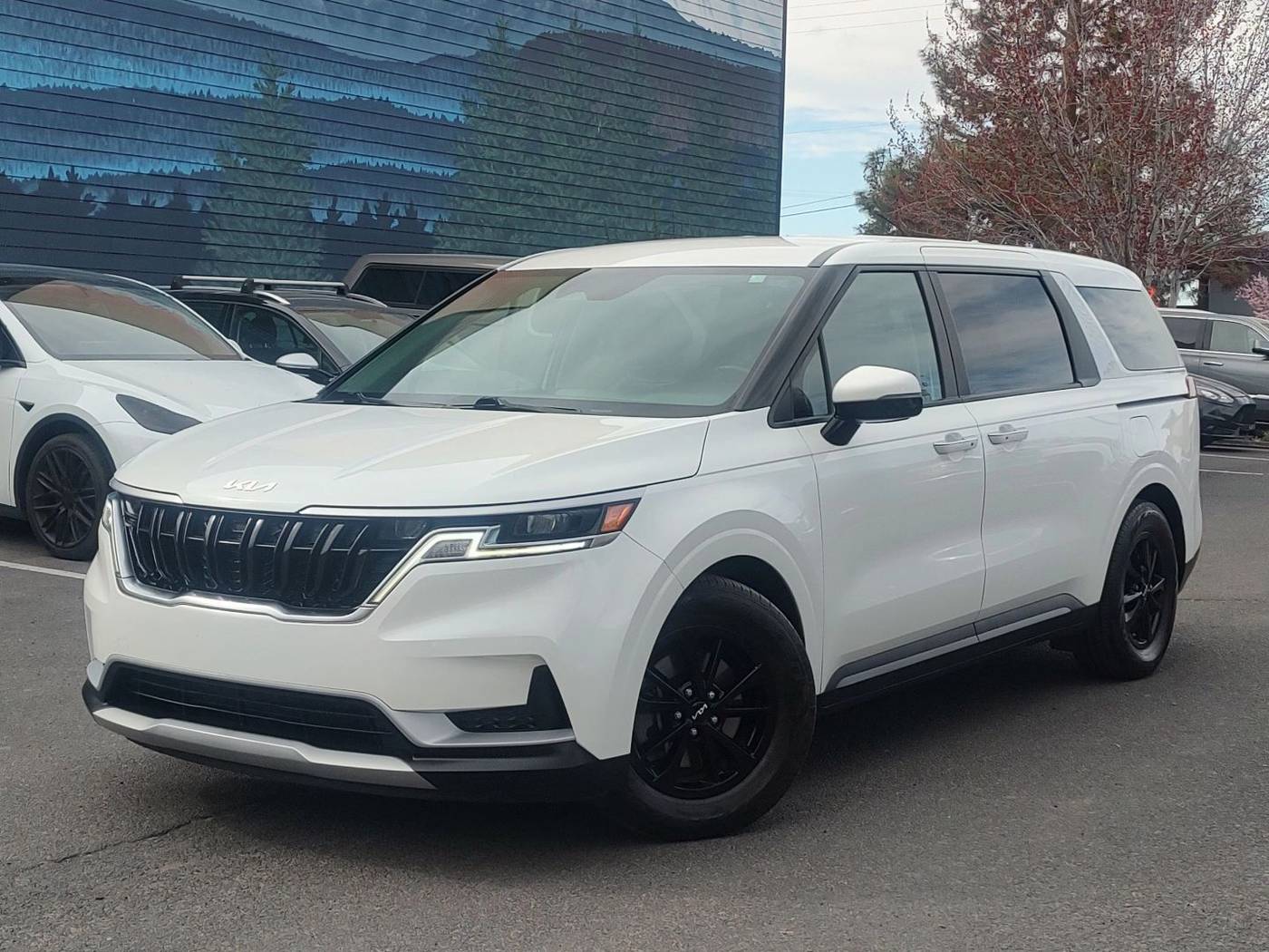 2022 Kia Carnival LXS — Minivan — 60,889 mi — Bend, OR