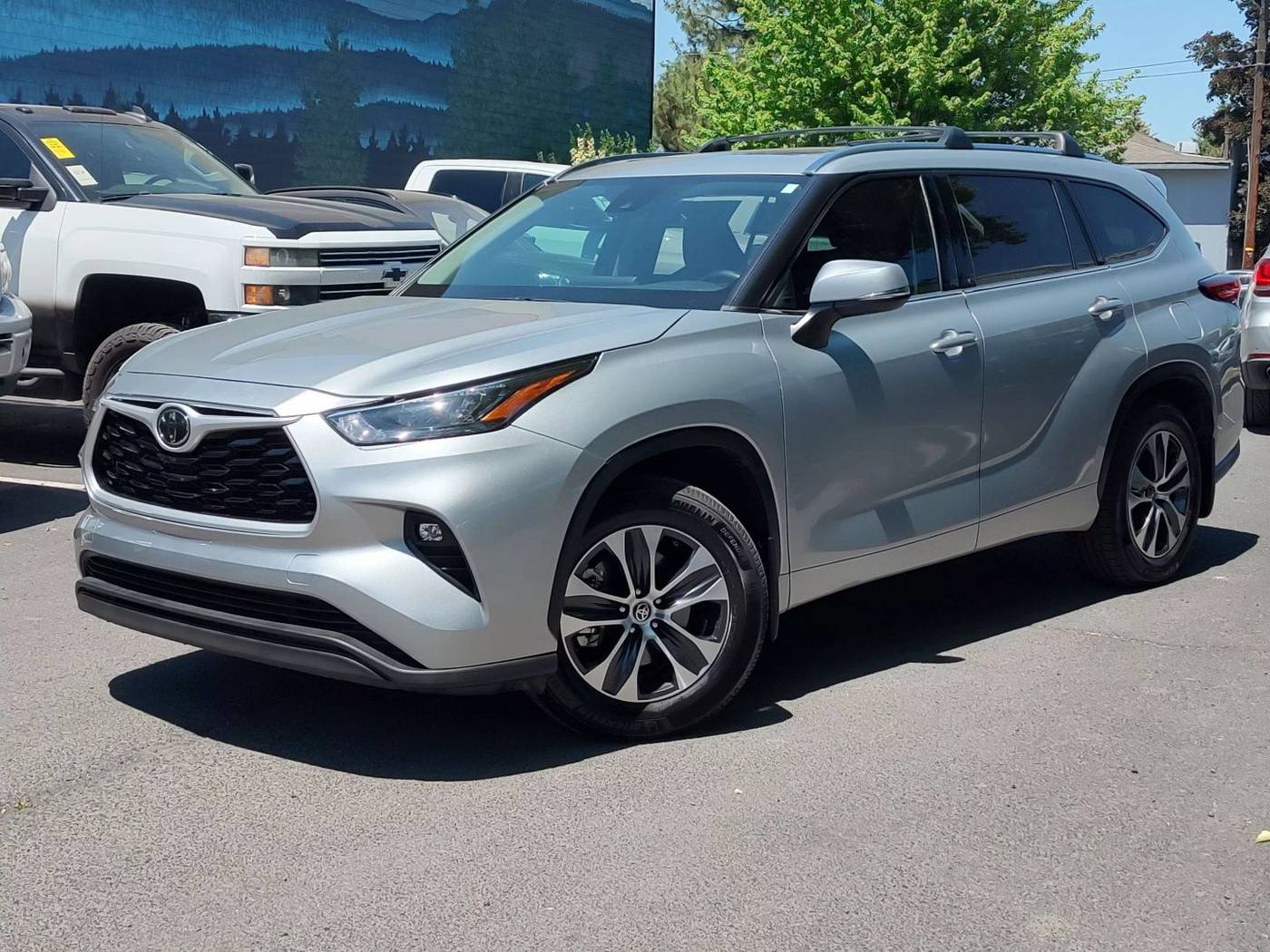 2020 Toyota Highlander XLE — SUV — 44,627 mi — Bend, OR