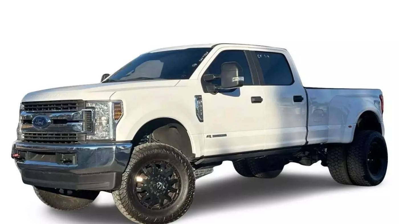 2019 Ford Super Duty F-350 XL — Pickup Truck — 117,454 mi — Bend, OR