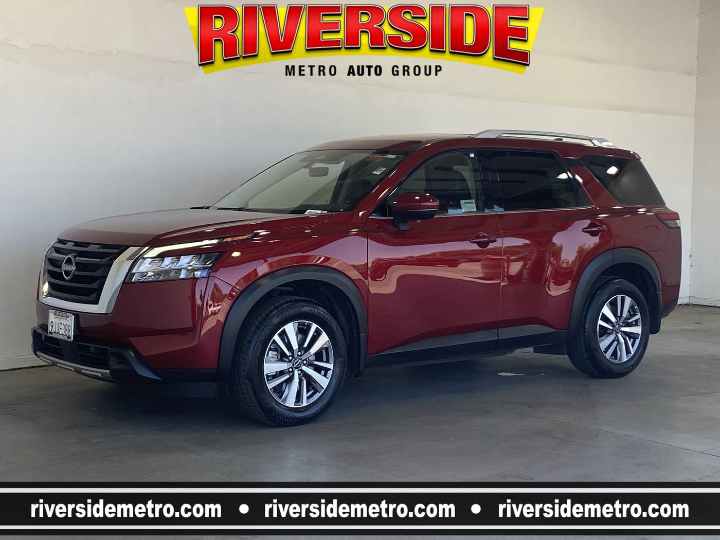 2024 Nissan Pathfinder SL — SUV — 17,938 mi — Riverside, CA