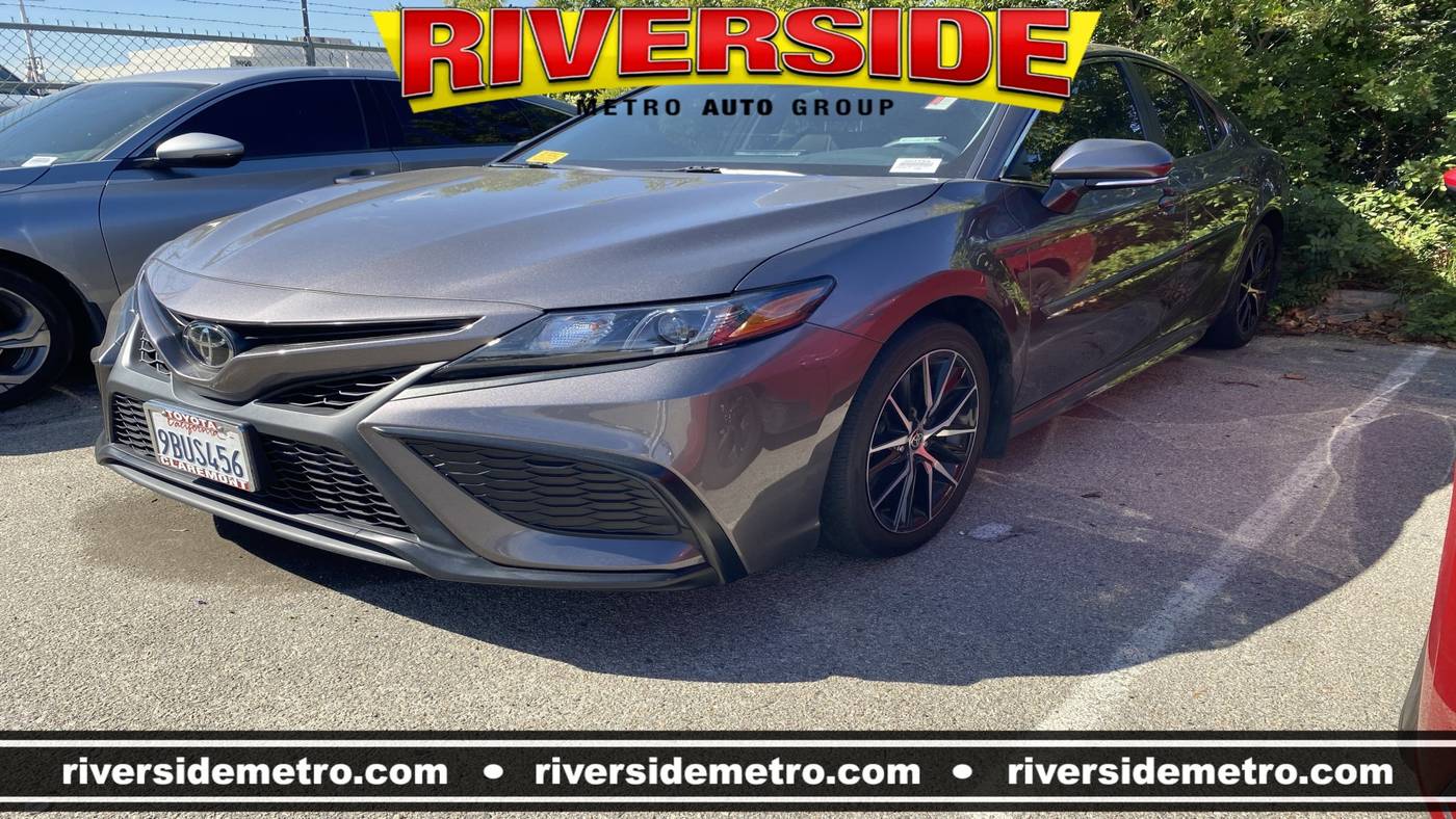 2022 Toyota Camry SE — Sedan — 24,367 mi — Riverside, CA