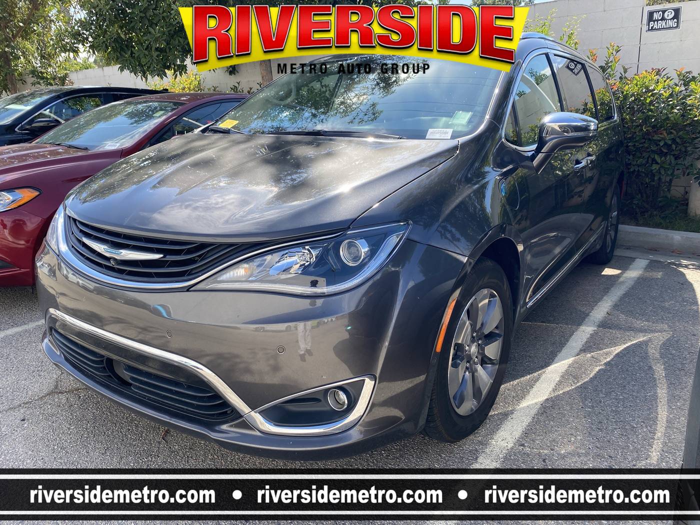 2018 Chrysler Pacifica Hybrid Limited — Minivan — 103,477 mi — Riverside, CA