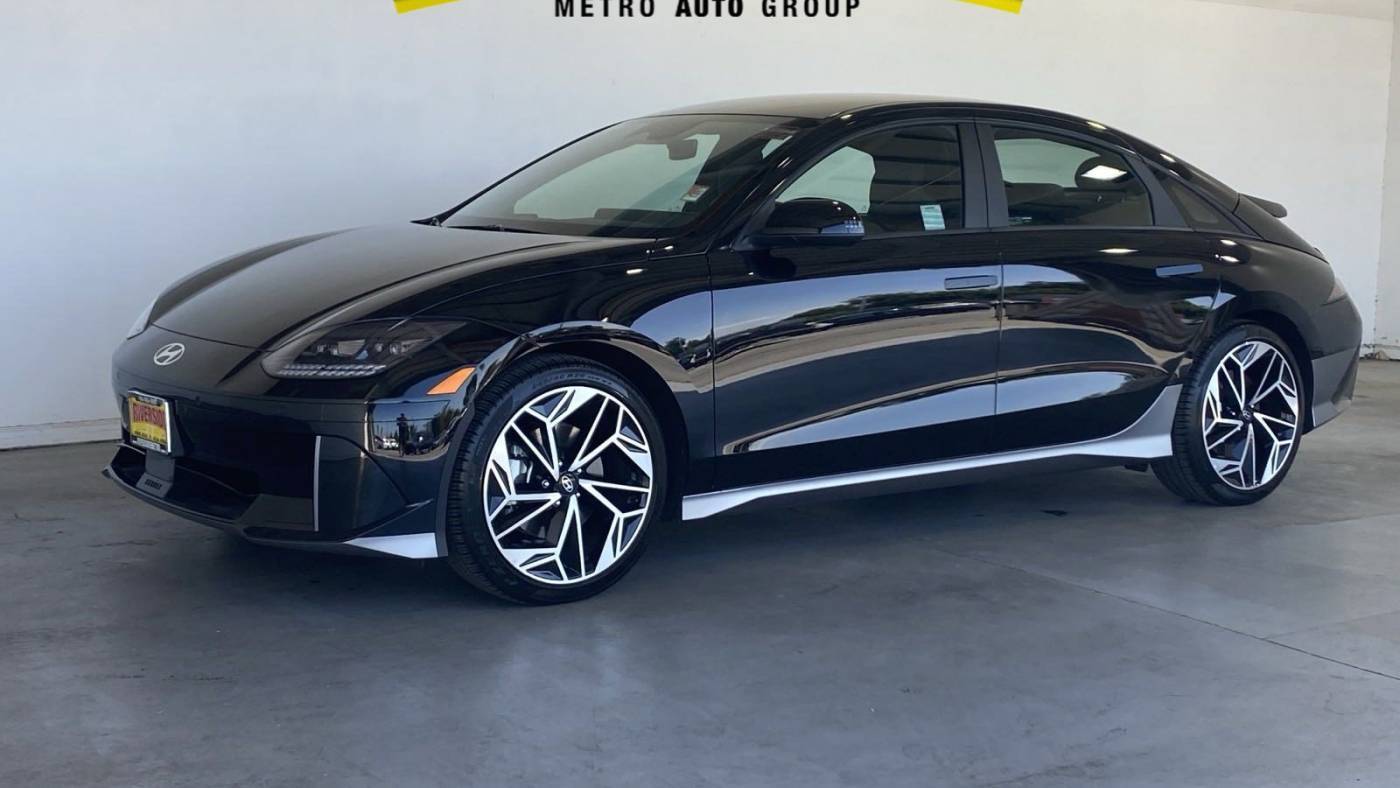 2023 Hyundai IONIQ 6 SEL — Sedan — 5,544 mi — Riverside, CA