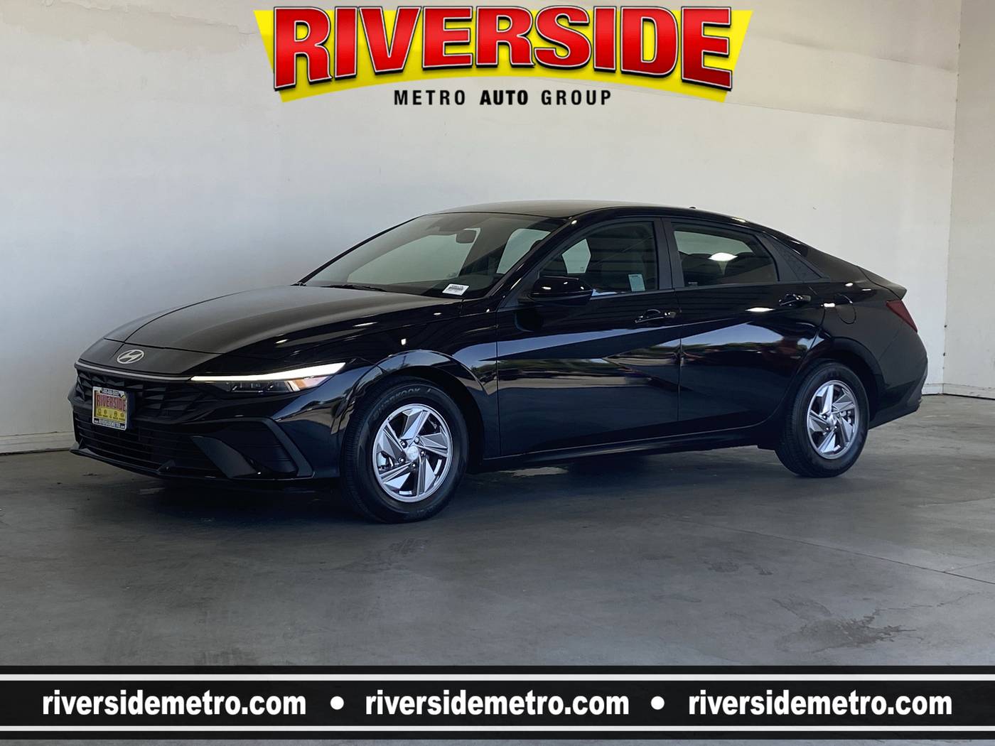 2025 Hyundai Elantra SE — Sedan — 7,442 mi — Riverside, CA