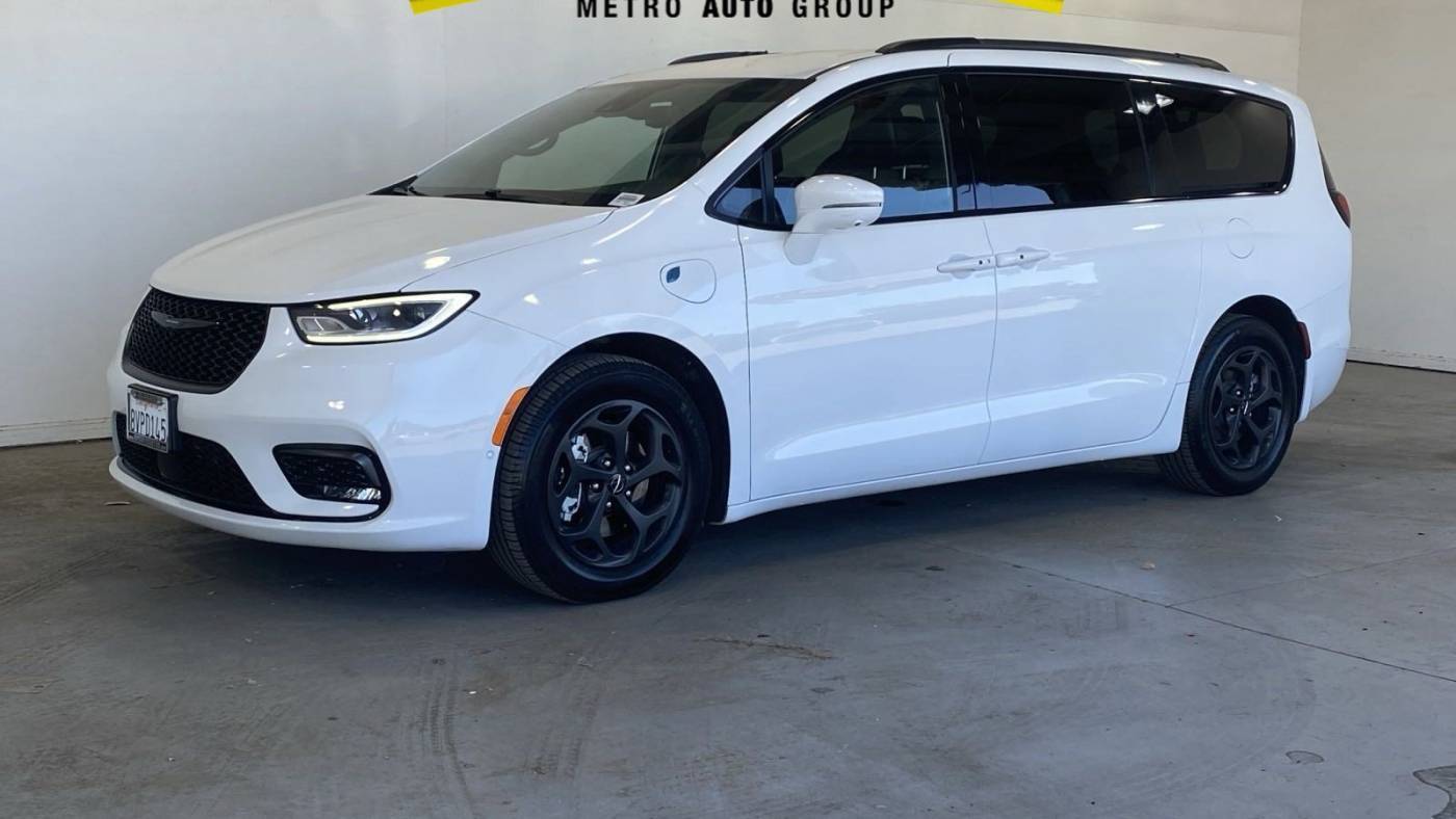 2021 Chrysler Pacifica Hybrid Limited — Minivan — 44,320 mi — Riverside, CA