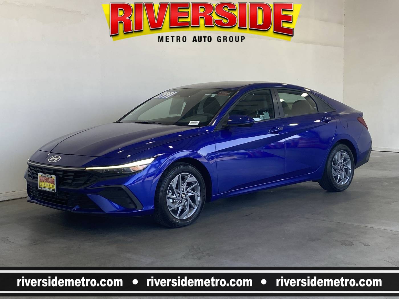 2024 Hyundai Elantra Hybrid Blue — Sedan — 9,163 mi — Riverside, CA