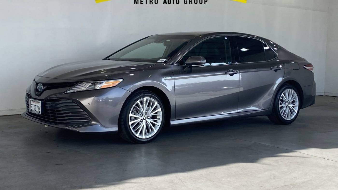 2020 Toyota Camry Hybrid XLE — Sedan — 73,649 mi — Riverside, CA