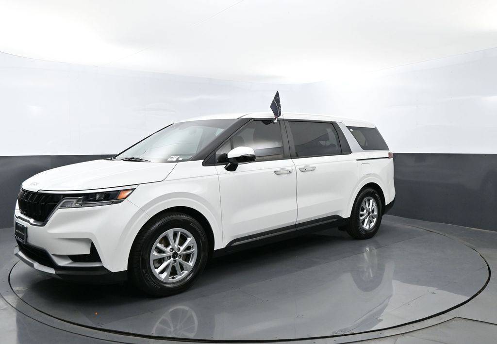 2023 Kia Carnival LX