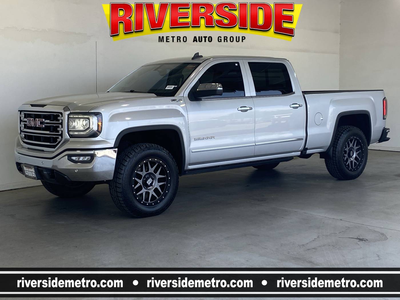 2017 GMC Sierra 1500 SLT — Pickup Truck — 62,578 mi — Riverside, CA