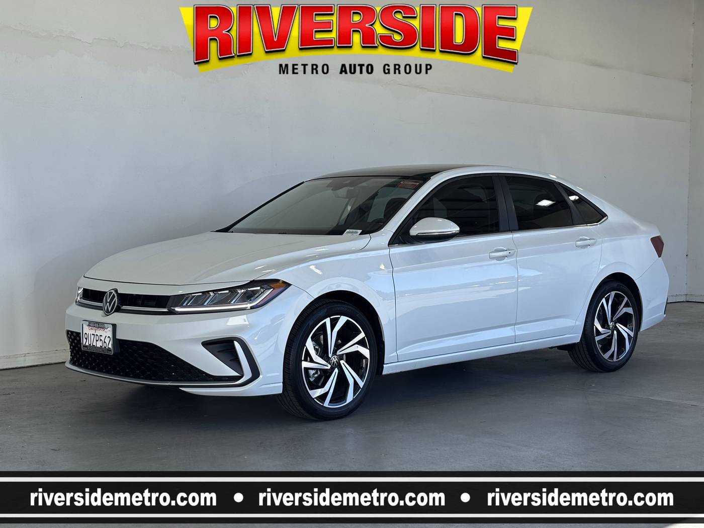 2025 Volkswagen Jetta SEL — Sedan — 582 mi — Riverside, CA