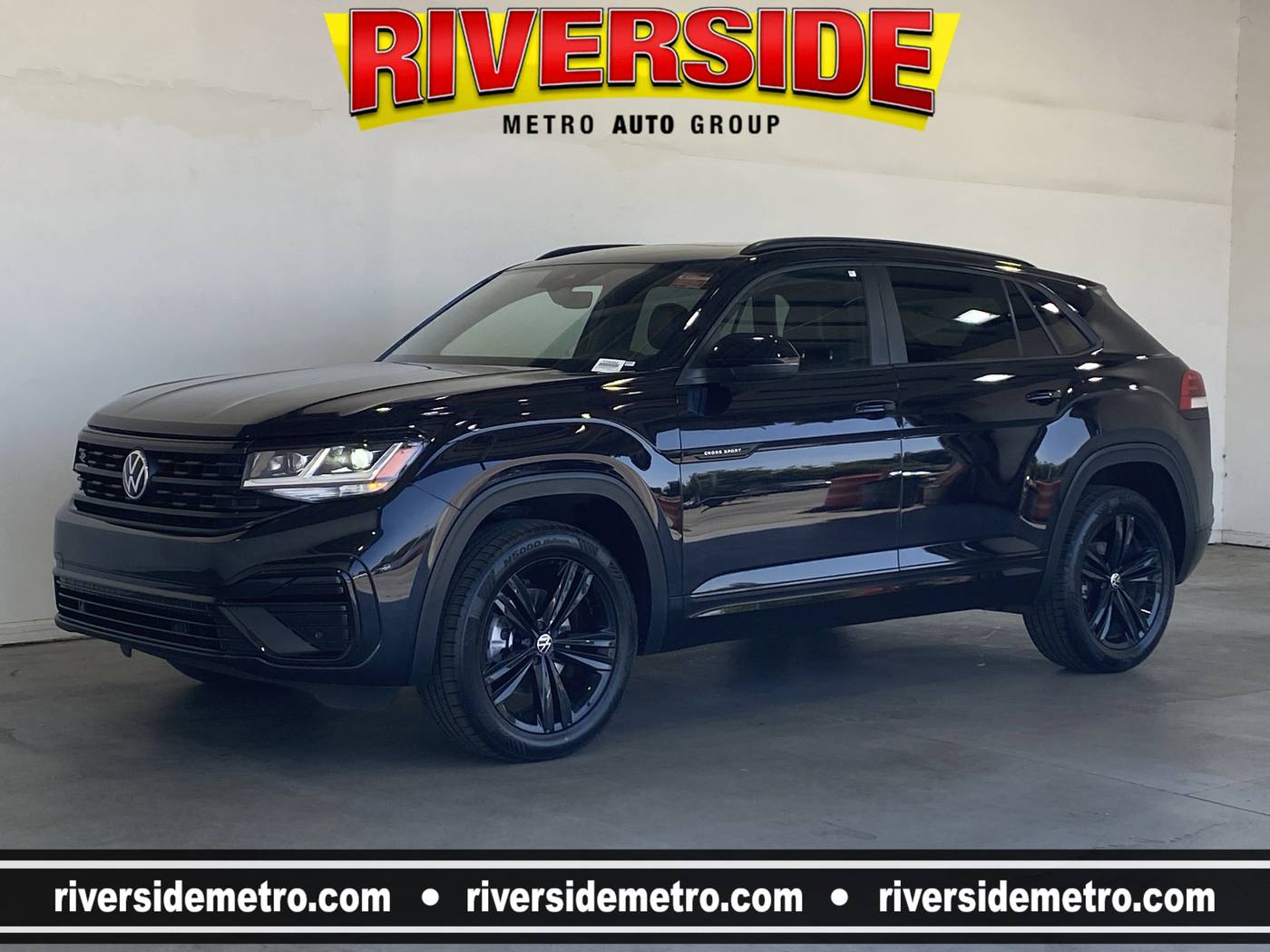2022 Volkswagen Atlas Cross Sport SEL R-Line Black — SUV — 35,729 mi — Riverside, CA