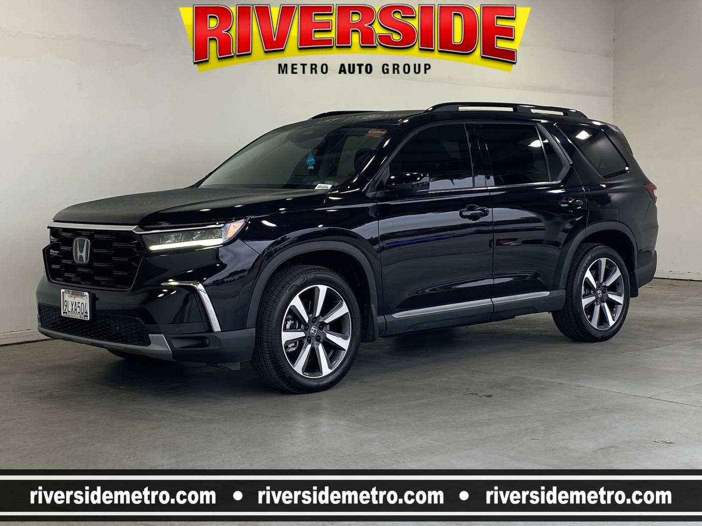 2024 Honda Pilot Touring — SUV — 17,950 mi — Riverside, CA
