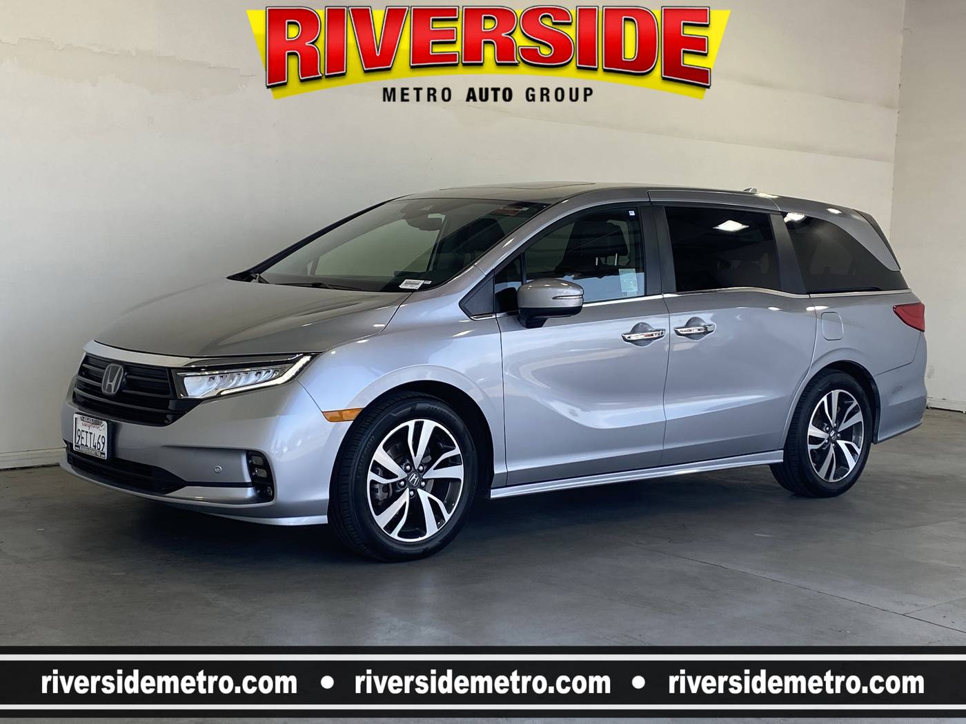 2023 Honda Odyssey Touring — Minivan — 26,331 mi — Riverside, CA