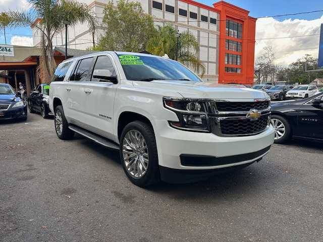 2018 Chevrolet Suburban LT — SUV — 157,932 mi — Pasadena, CA