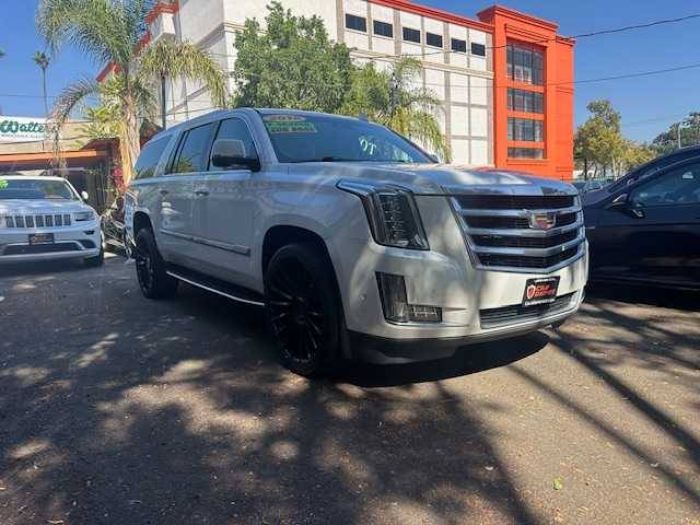 2018 Cadillac Escalade Luxury — SUV — 138,685 mi — PASADENA, CA