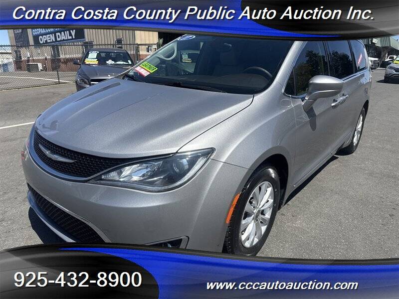 2017 Chrysler Pacifica Touring L — Minivan — 68,869 mi — Pittsburg, CA