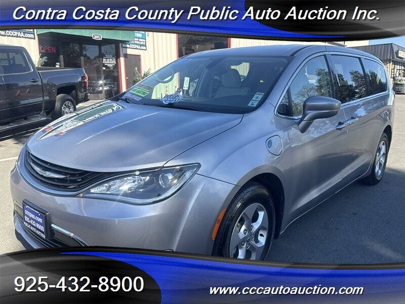 2017 Chrysler Pacifica Hybrid Touring Plus — Minivan — 23,995 mi — Pittsburg, CA