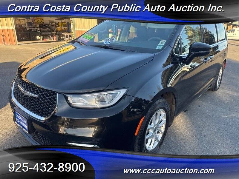 2022 Chrysler Pacifica Touring L — Minivan — 61,938 mi — Pittsburg, CA