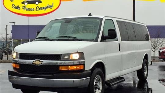 2020 Chevrolet Express Passenger LT — Passenger Van — 65,834 mi — Decatur, IN