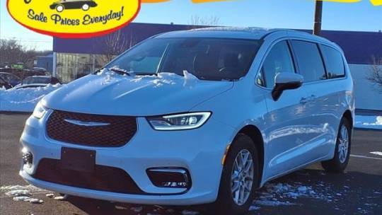 2023 Chrysler Pacifica Touring L — Minivan — 61,573 mi — Decatur, IN
