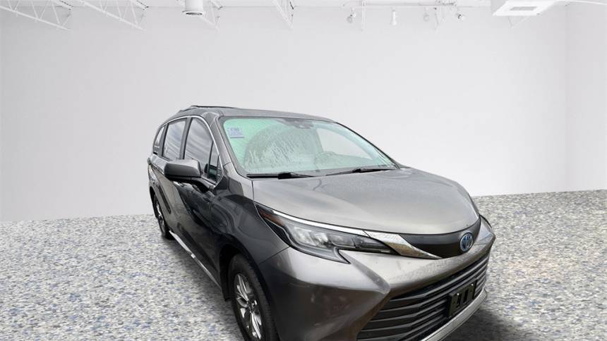 2024 Toyota Sienna XLE — Minivan — 14,402 mi — Fredericksburg, VA
