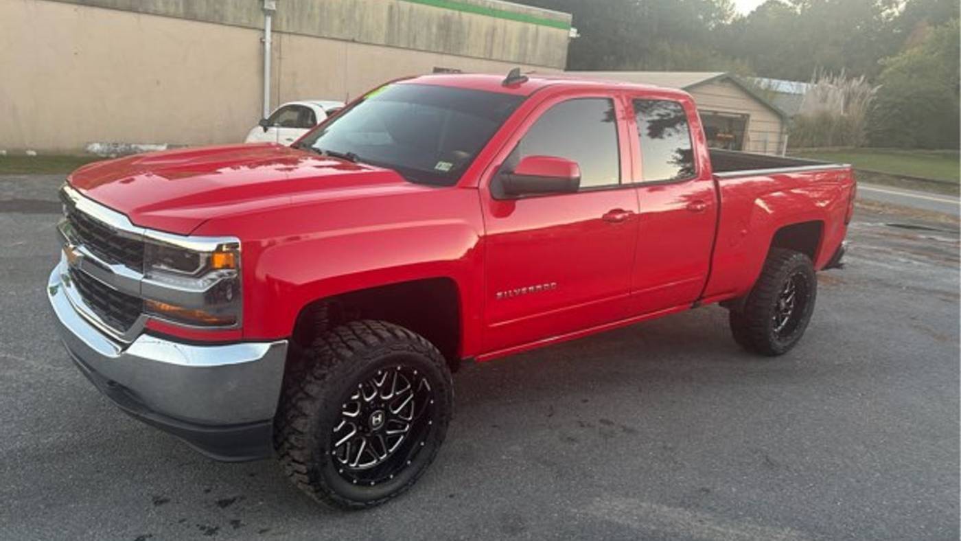 2018 Chevrolet Silverado 1500 LT — Pickup Truck — 103,329 mi — Hayes, VA
