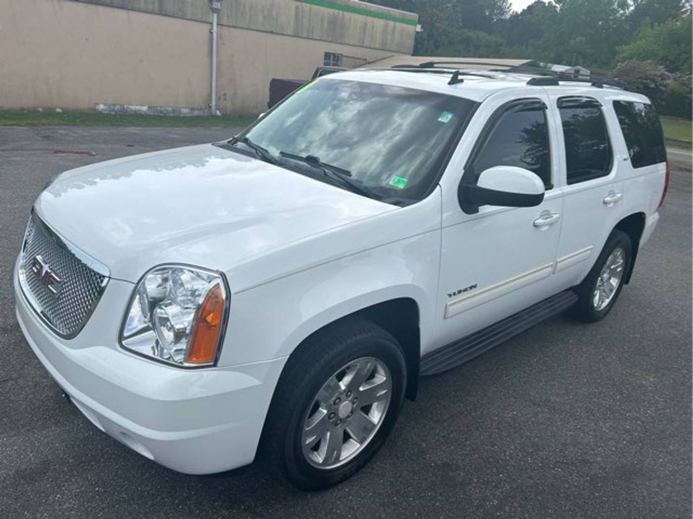 2011 GMC Yukon SLT — SUV — 181,423 mi — Hayes, VA