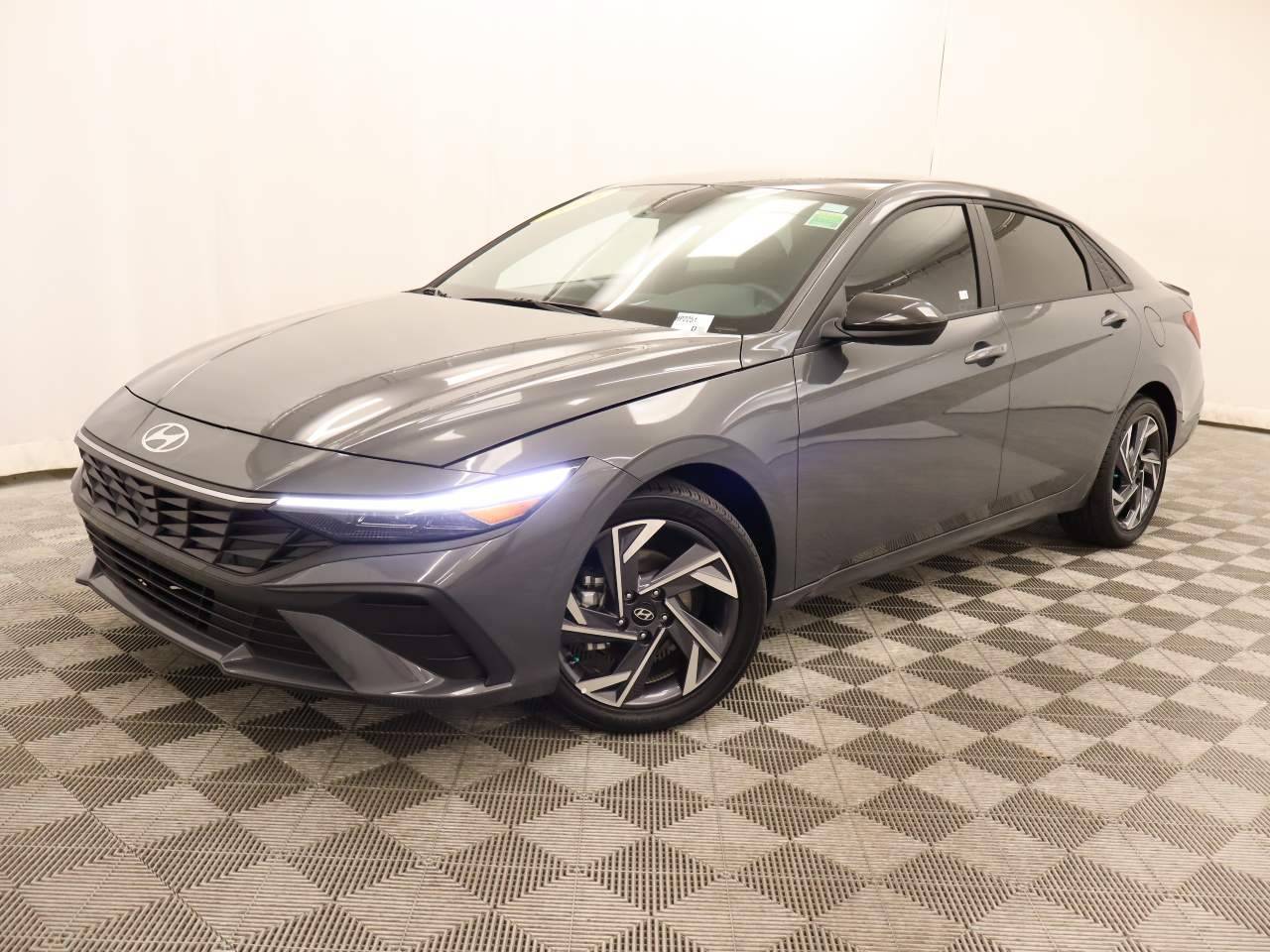 2025 Hyundai Elantra SEL Sport — Sedan — 3,929 mi — Scottsdale, AZ
