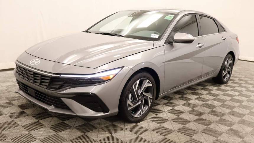 2024 Hyundai Elantra SEL — Sedan — 4,599 mi — Scottsdale, AZ