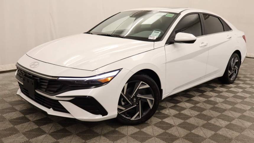 2024 Hyundai Elantra SEL — Sedan — 3,554 mi — Scottsdale, AZ