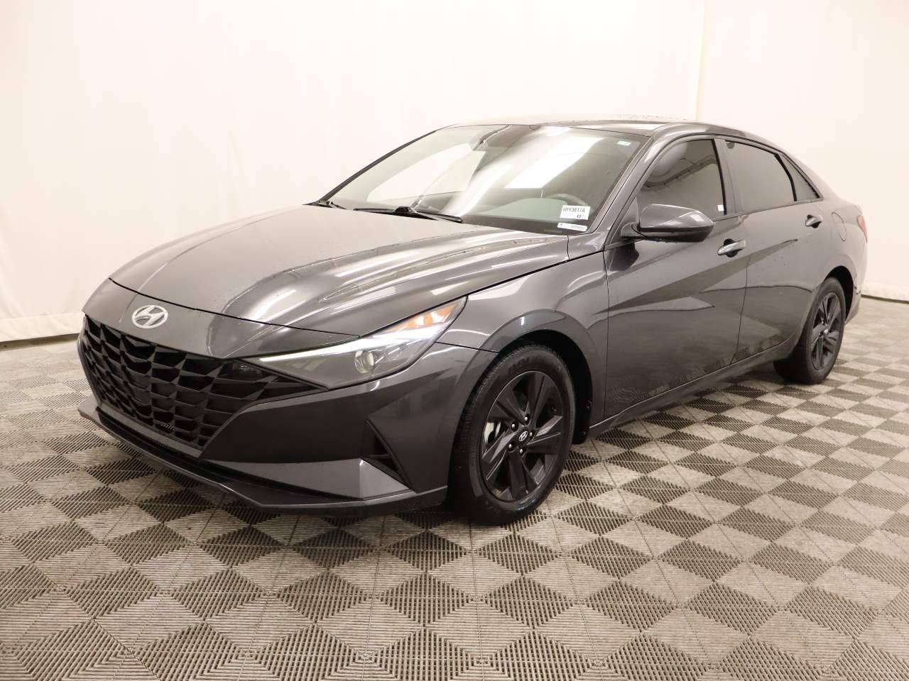 2022 Hyundai Elantra SEL — Sedan — 124,632 mi — Scottsdale, AZ
