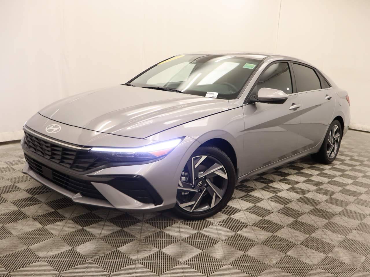 2025 Hyundai Elantra Hybrid Limited — Sedan — 3,005 mi — Scottsdale, AZ