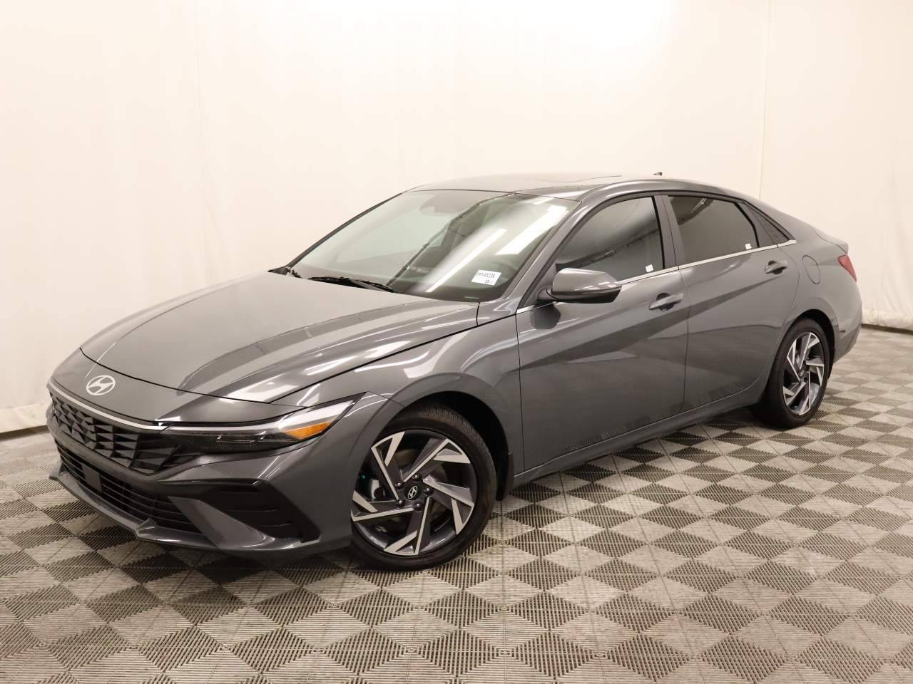2025 Hyundai Elantra Hybrid Limited — Sedan — 3,662 mi — Scottsdale, AZ