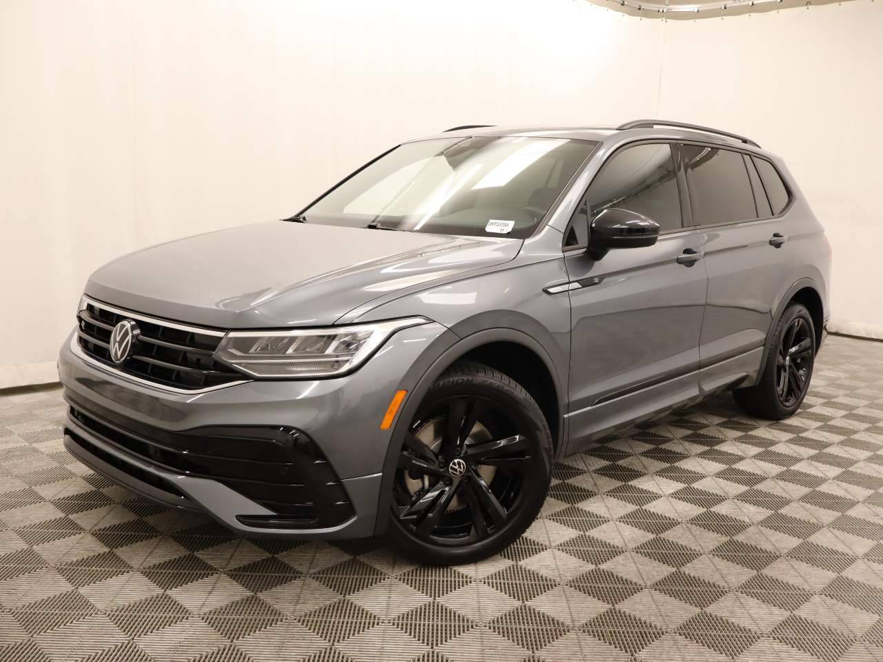 2024 Volkswagen Tiguan SE R-Line Black — SUV — 15,104 mi — Scottsdale, AZ