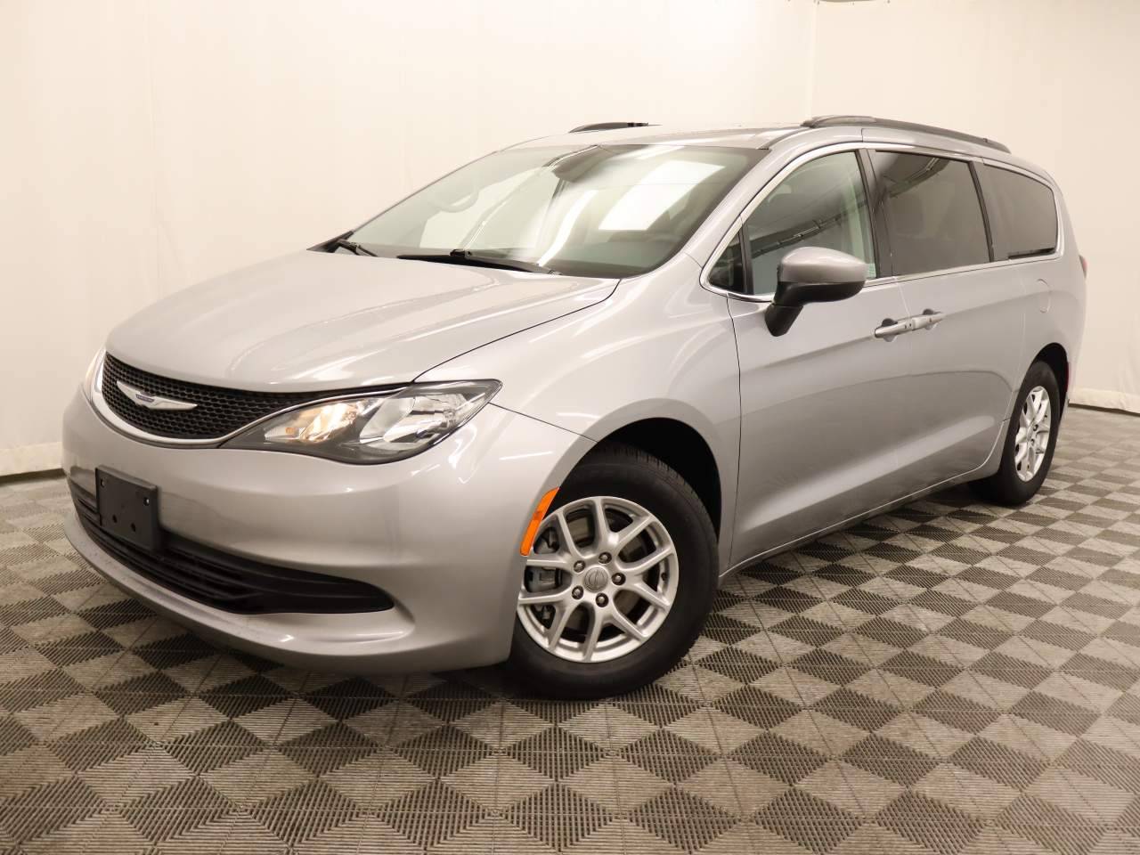 2020 Chrysler Voyager LXI — Minivan — 60,355 mi — Scottsdale, AZ