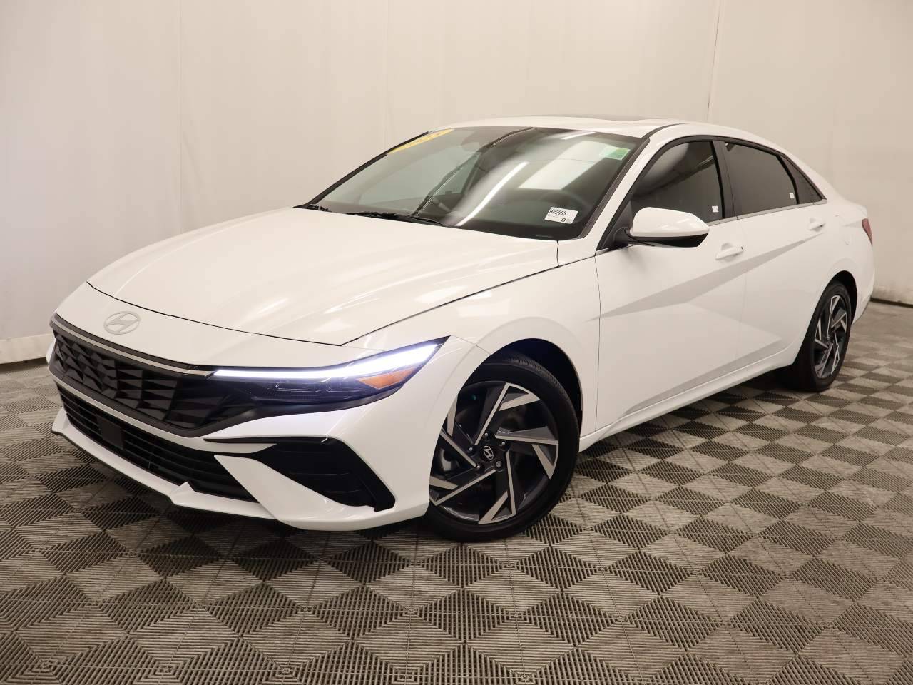 2025 Hyundai Elantra SEL Convenience — Sedan — 3,055 mi — Scottsdale, AZ