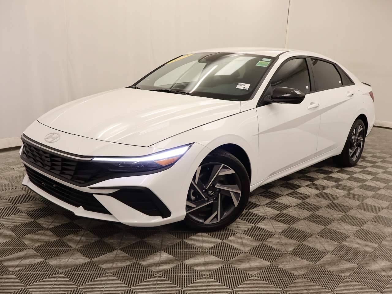 2025 Hyundai Elantra SEL Sport — Sedan — 4,201 mi — Scottsdale, AZ