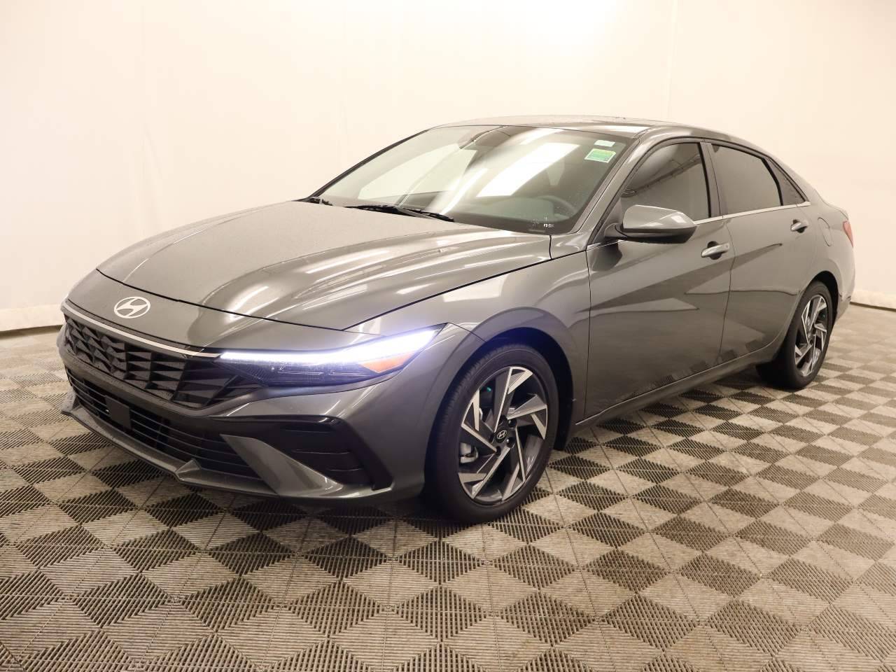 2024 Hyundai Elantra SEL — Sedan — 3,397 mi — Scottsdale, AZ