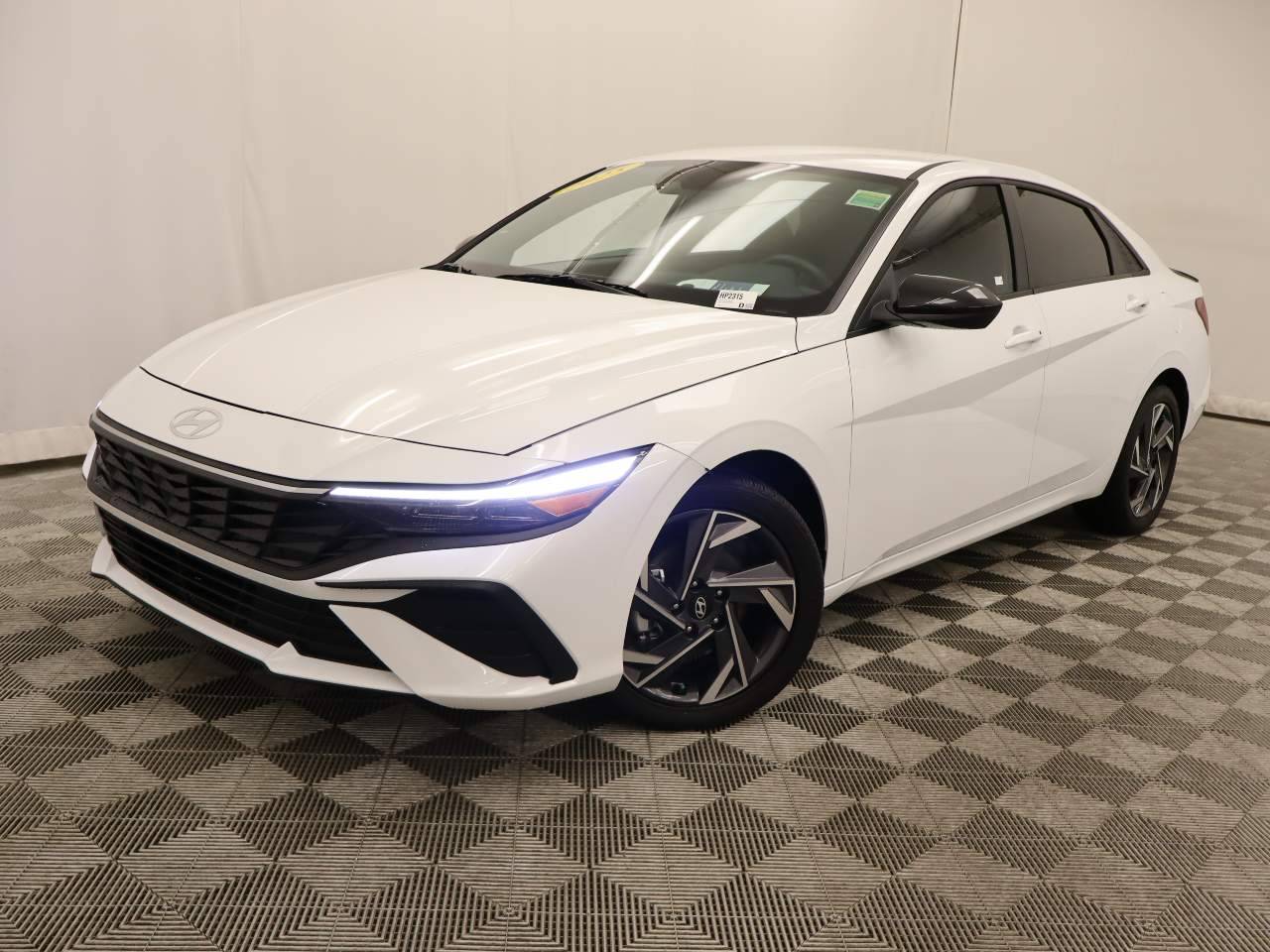 2025 Hyundai Elantra SEL Sport — Sedan — 4,305 mi — Scottsdale, AZ